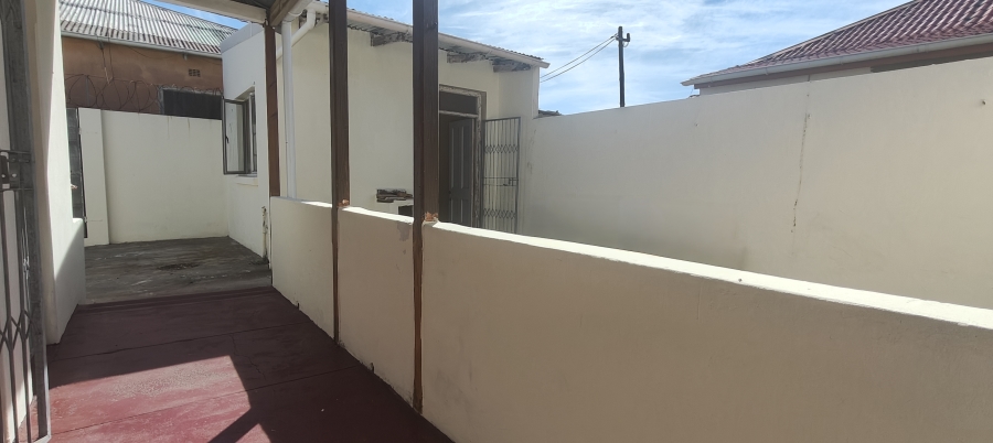 6 Bedroom Property for Sale in Sydenham Eastern Cape